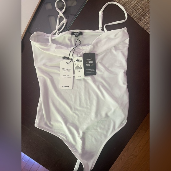 Express Body contour compression bodysuit - Picture 2 of 3